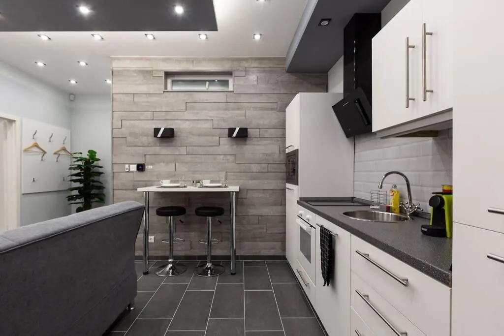 Premium Apartment By Hi5 - Central 1 Bedroom Budapest