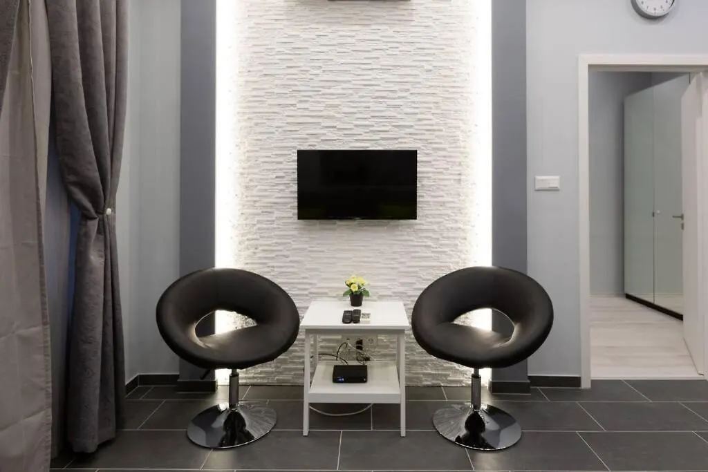 Premium Apartment By Hi5 - Central 1 Bedroom Budapest Hungary